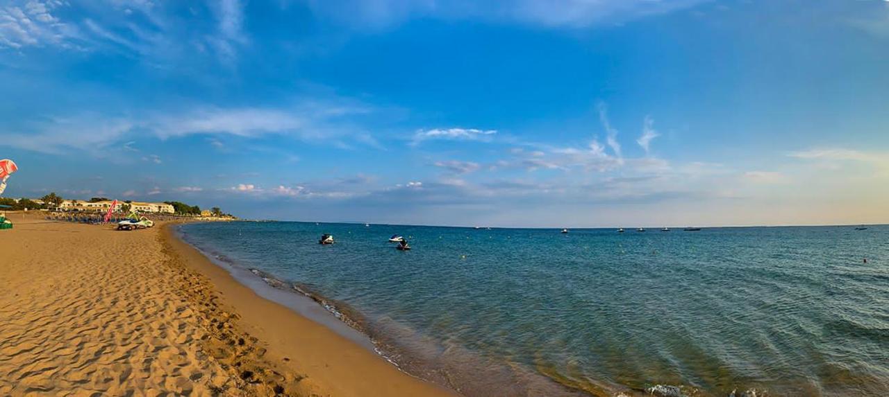 Aris Seaside Issos Beach Айос-Георгіос Екстер'єр фото